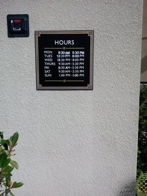 2014 updated Serra Mesa Library hours of operation ( 7 days a week ^-^ )