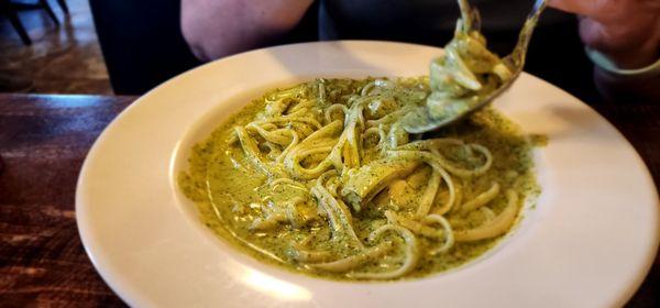 Linguine Genovese was good.  A bit too much sauce, ask for lite sauce.   The wife said it was very good.