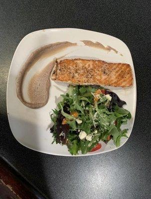 Grill salmon with summer salad