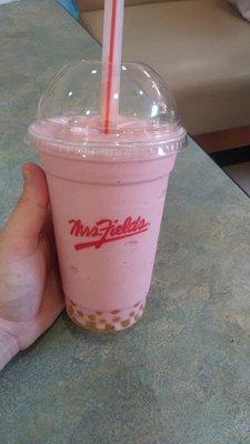 Strawberry freezer with mango boba