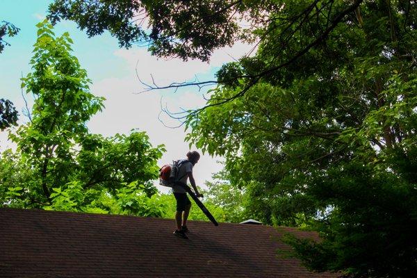 Leaf Lifter Services
| Now Serving The Greater Gwinnett County Area | Gutter Cleaning and Repair