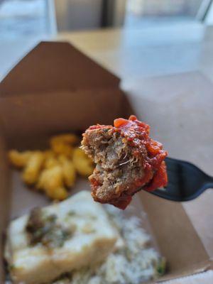 Vegan meatball (hot bar) is totally convincing!