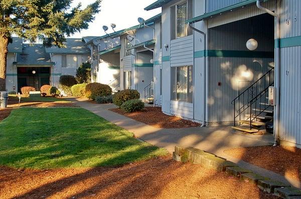 Umbrella Properties Silver Lea Apartments in Eugene, OR