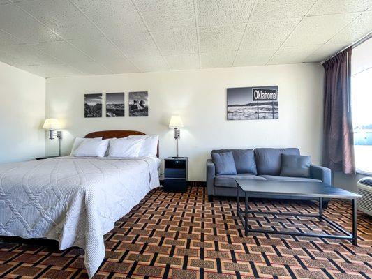 Kings Inn Oklahoma
1 bed room
Free wifi
Smart TV with free movie apps
Refrigerator and microwave
Non- Smoking