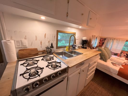 Leona vintage camper rv kitchenette, glamping  in the catskill mountains of NY