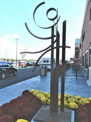 Flight by Bernie Carreno (2013) located on the north end of the Kroger