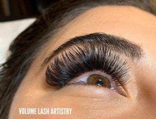 Volume Lash Artistry