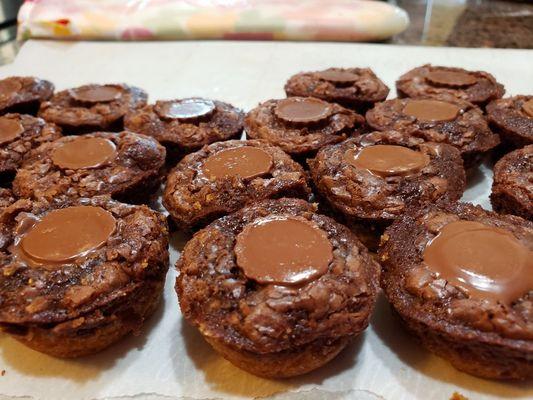 PB Brownie cups with a PB cookie bottom!