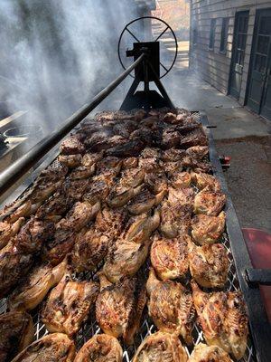 They bring their Santa Maria grill to the location and cook their food fresh!! In this case they had tri tip and chicken.