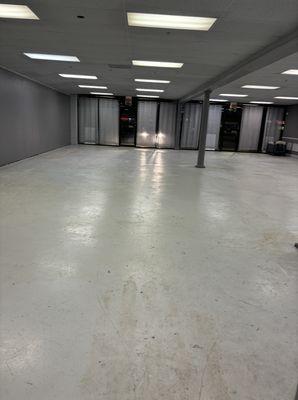 HERSPACE ATL IS 3000Sq ft and free parking spots right outside of the location.