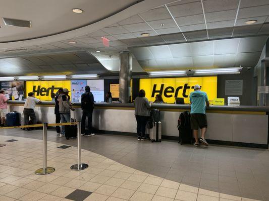 Hertz Car Rental - Kansas City International Airport