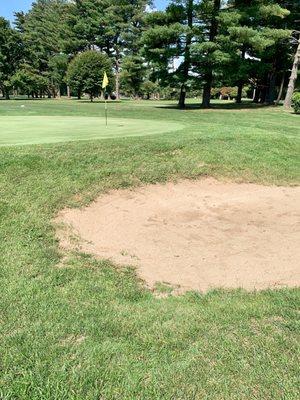 Unkempt bunkers. This one actually had sand. Hard packed sand.  #UpCloseSavor XP