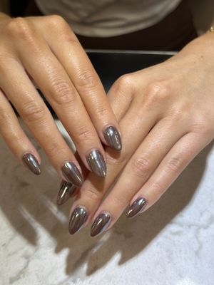 Sns manicure with chrome powder