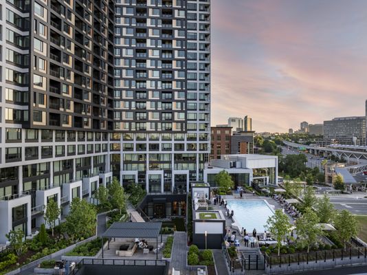 Discover a plethora of indoor and outdoor amenities that inspire connection