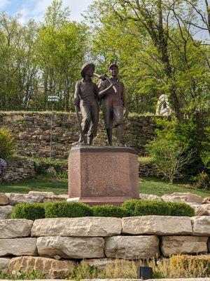 Tom & Huck Statue