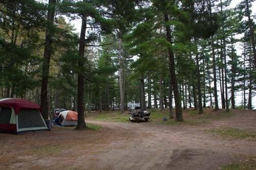 Most campsite have electric and water hookups.   Many overlook the lake