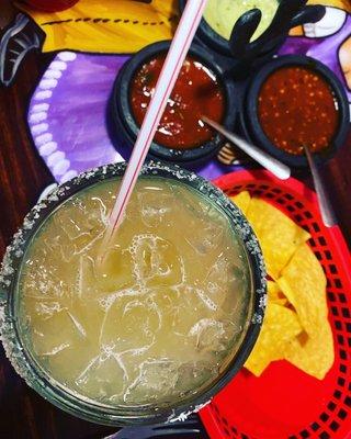 Golden Marg, chips n salsa