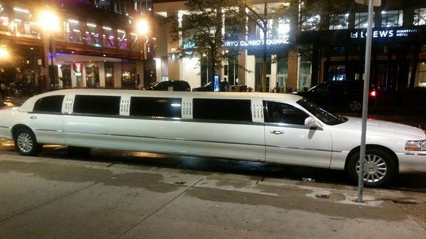 12 passenger stretch limousine