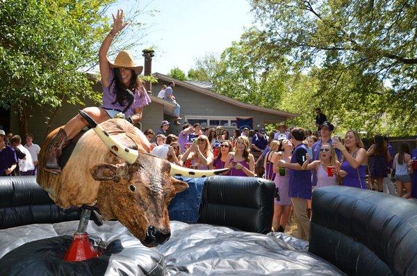 Titan the Bully. Mechanical Bull Rentals in Nashville. Tennessee best mechanical bulls set ups period.