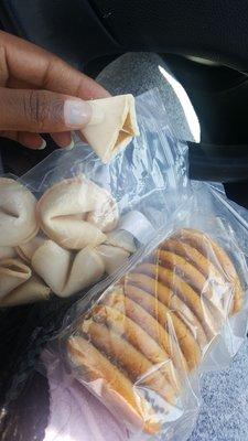 $1 fortune cookies, $1 almond cookies