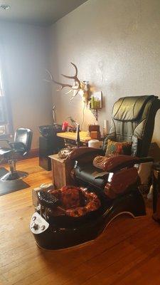 Ad-mire_V Salon offering a cozy relaxing atmosphere. Where you get the best personal care in town.