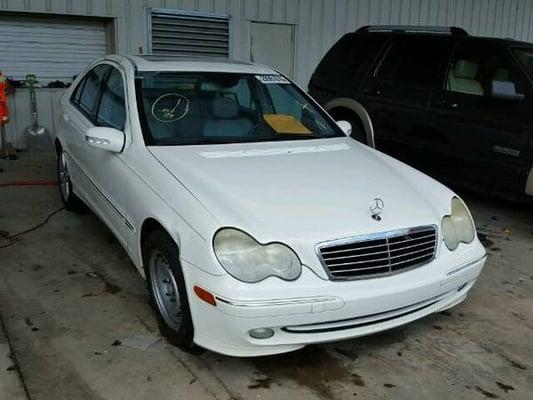 MERCEDES BENZ C CLASS / PARTS SOLD CHEAP TO CUSTOMER LOOKED NEW