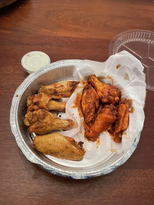 4 Lemon Pepper wings & 4 medium wings