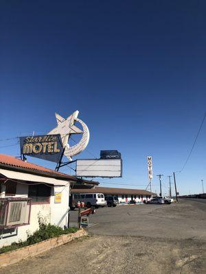 The front of the Starlite Motel