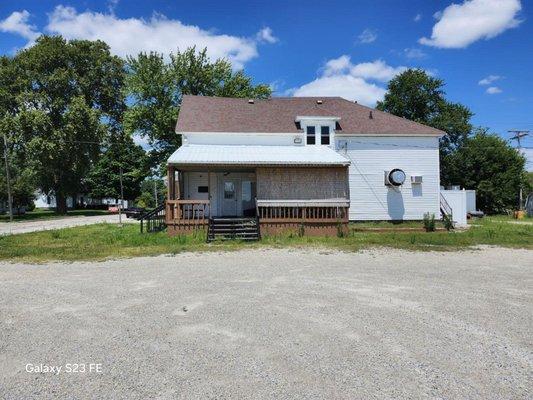 Wayne Street Bar and Grill - 1040 Wayne Ave. St. Marys Ohio
Listed at $295,000.00