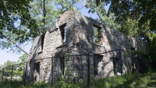 Ruins of Louw-Bogardus House