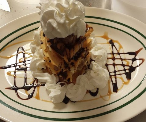 Waffle Mountain Sundae