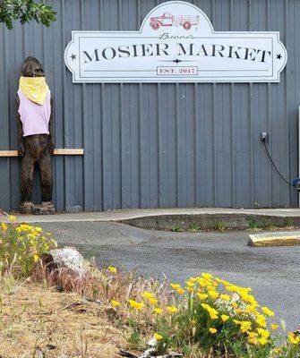 Brenna's Mosier Market