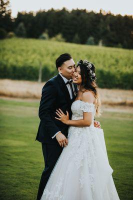 Rebecca Rizzo Photography Oregon Golf Club Ribbon & Twine Floral Najla Rose Events #oregonbride #oregonmakeupandhair #oregonweddingbeauty