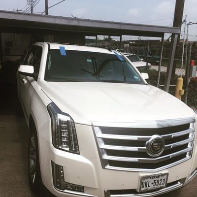 2015 Cadillac Escalade Windshield Replacement