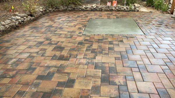 What a awesome pattern and beautiful color of this  pavers.