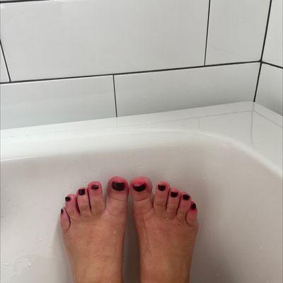 This is a $15.00 dollar "polish change" for toes at Belle Nail Salon.