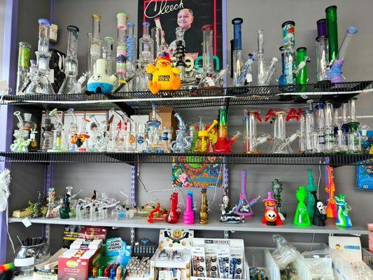 Plenty of varieties of water pipes and much more.