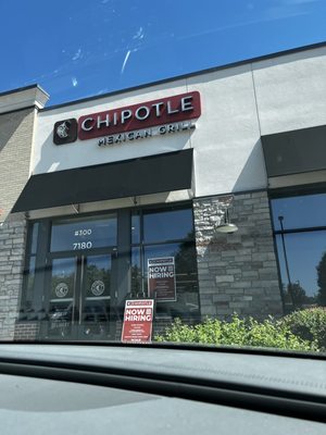 Not my favorite chipotle location of all time .... Or even close