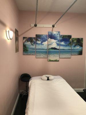 Diamond Spa newest location at 1976 N. Tustin street in Orange at 1976N. Tustin Street, Orange 92865 Next to Darya restaurant Treatment room