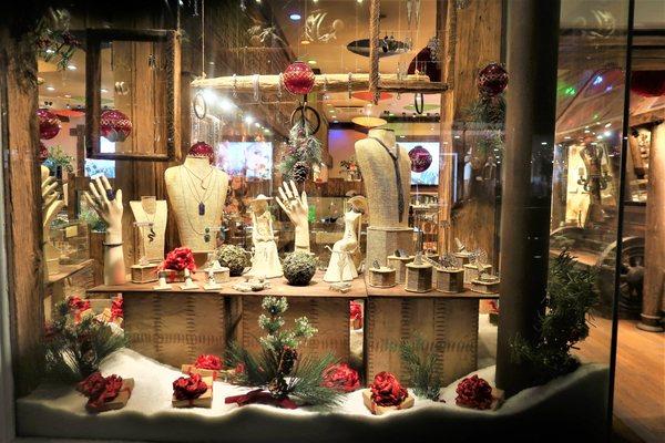 Lovely window at Versani on Bleecker Street in December 2021.