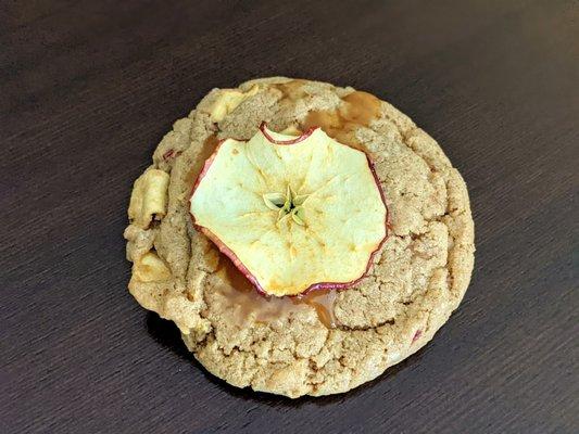 Caramel Apple Cookie | Instagram: @telephonesmoothie