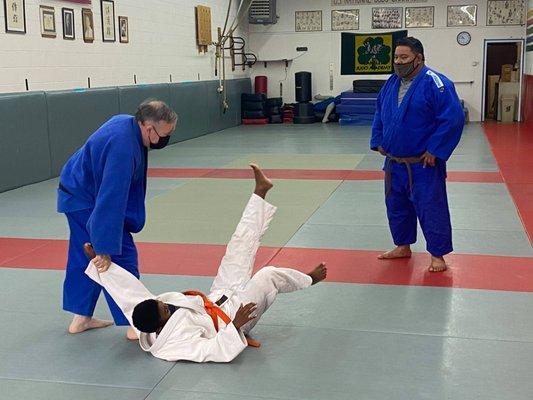 Sensei Allen Kipper teaching class.