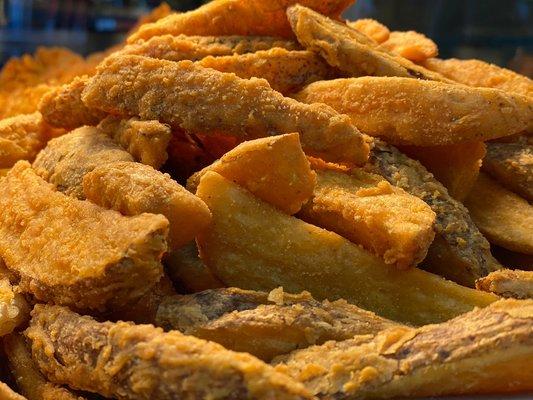 get fresh fried crispy fried potatoe wedges .. small tray for only $1.99