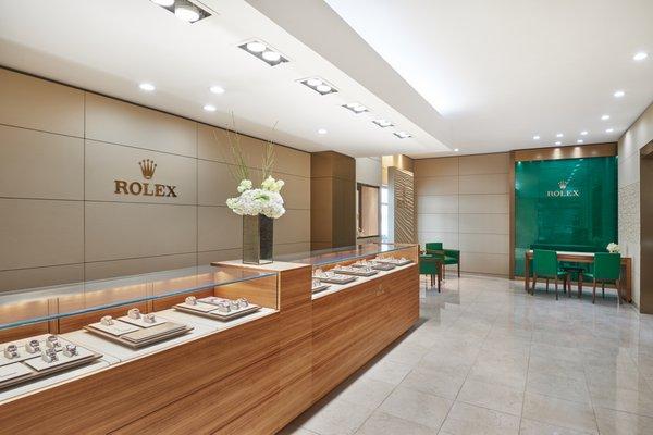 Discover Rolex at Razny Jewelers in Addison.