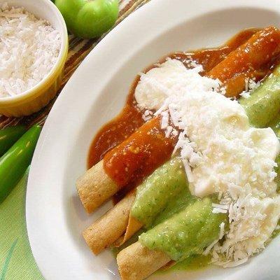 3 corn tortilla flautas filled with your choice of beef, chicken, potato, potato chorizo or cheese.