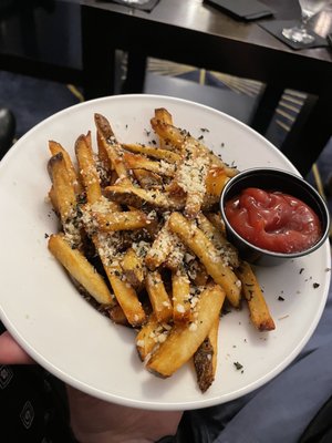 Hand-Cut Parmesan Truffle Fry Bowl (badly needed salt)