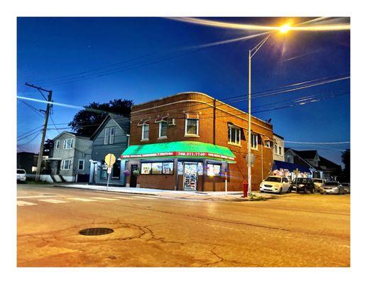 Frutería El Edén . 2000 Vermont St, Blue Island, IL  Convenience Corner Store. Fresh Products Mexican/Latino Food.Fresh Meat etc. Cool.