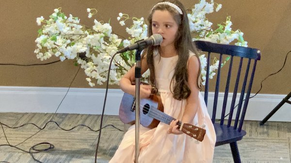 Ukelele and Voice Performer