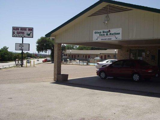 Glen Rose Inn Exterior