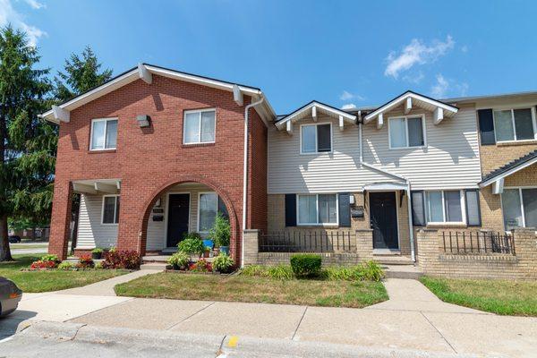 Unique and Inviting Townhome Exteriors- Gateway Townhomes in Romulus, MI